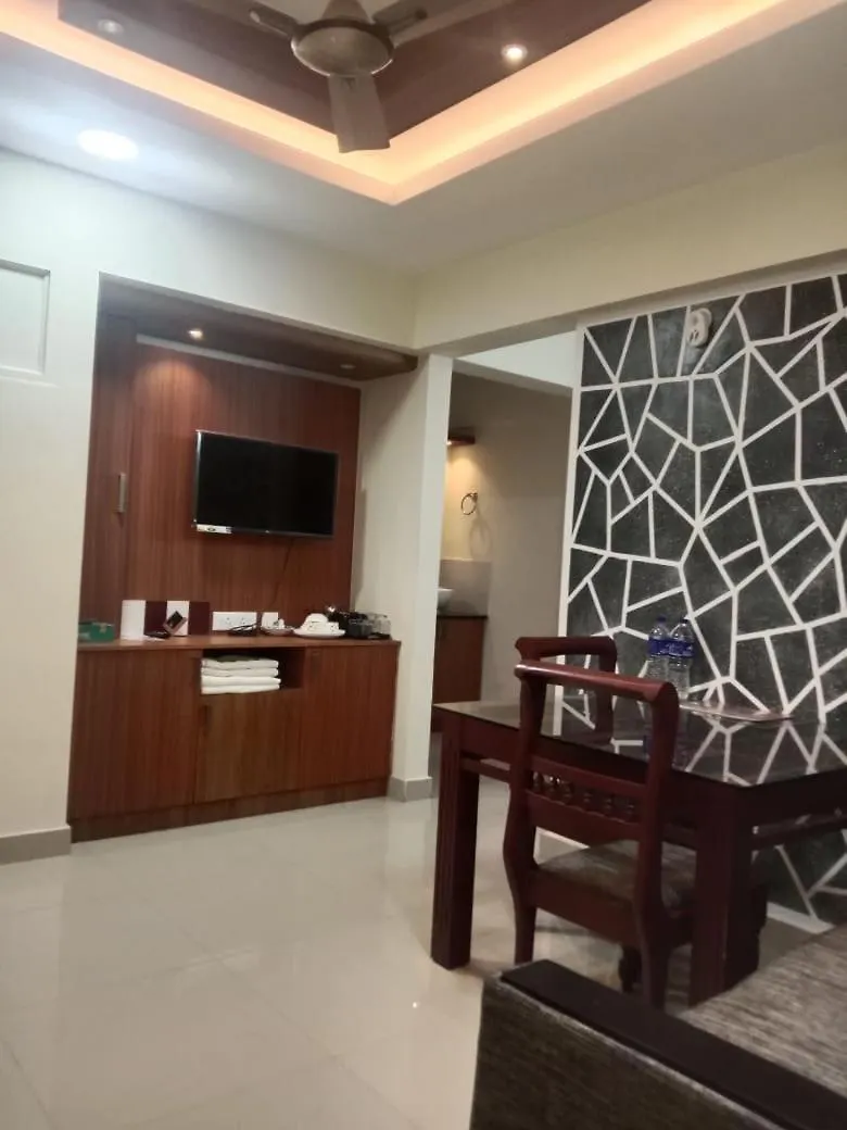 Lora Airport Suits & Apartments Nedumbassery
